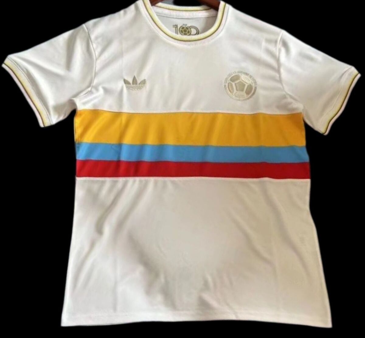 CAMISETA CENTENARIO + MEDIAS ADIDAS 1.1 🔥 ¡Vístete con Orgullo! CAMISETA CENTENARIO COLOMBIA – EDIÇÃO LIMITADA