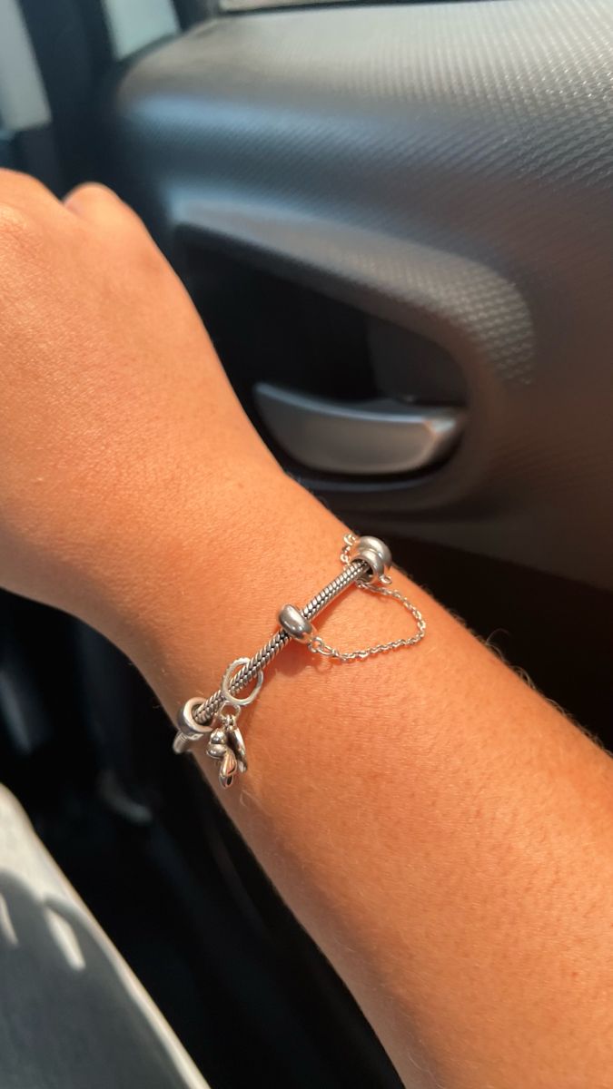 ✨💖 ¡EXPRESA TU ESENCIA CON LAS PULSERAS PANDORA!